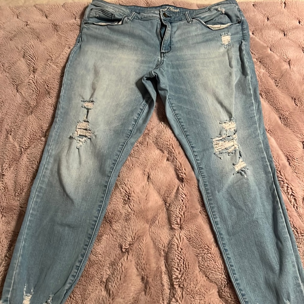 Universal Thread Jeans